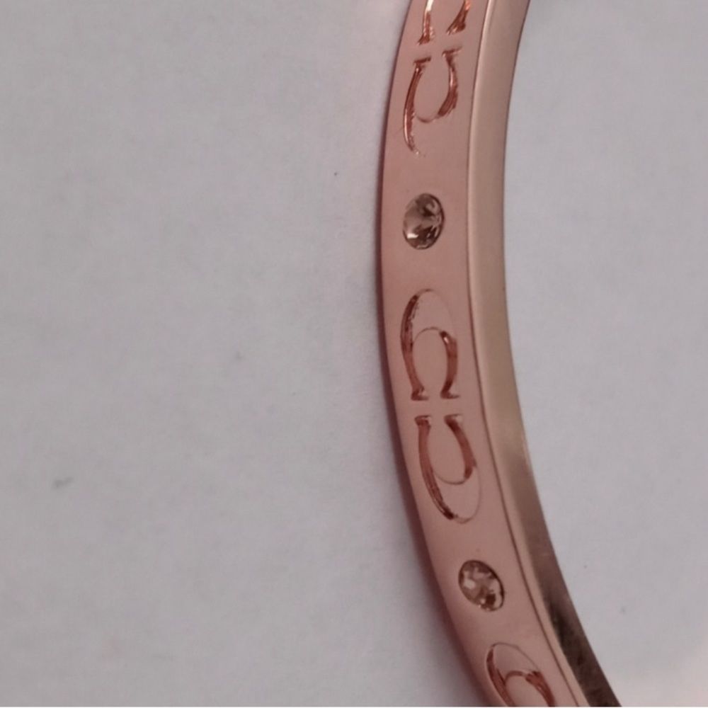 NEW Coach Kissing C Hinged Bangle - Rosegold - Picture 3 of 8